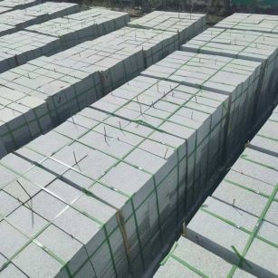 汕尾 芝麻白1.8公分火烧300*600地铺，清仓大甩卖