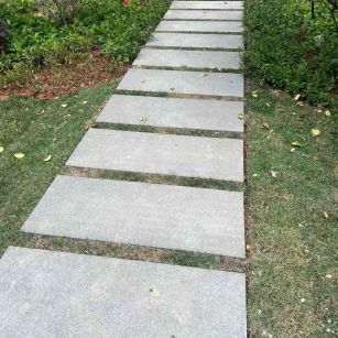 汕尾 芝麻黑小区踏步、汀步石铺装效果