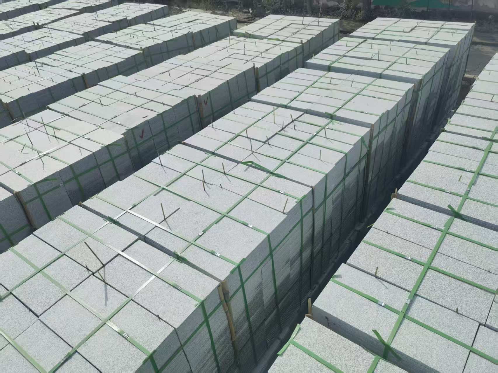 汕尾 芝麻白1.8公分火烧300*600地铺，清仓大甩卖