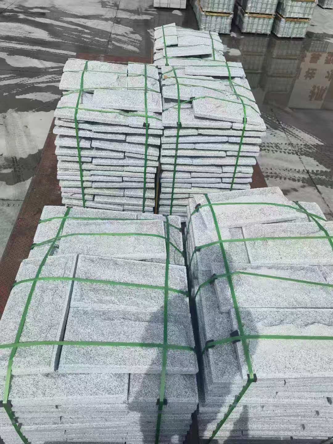 汕尾 芝麻白蘑菇石装车出货