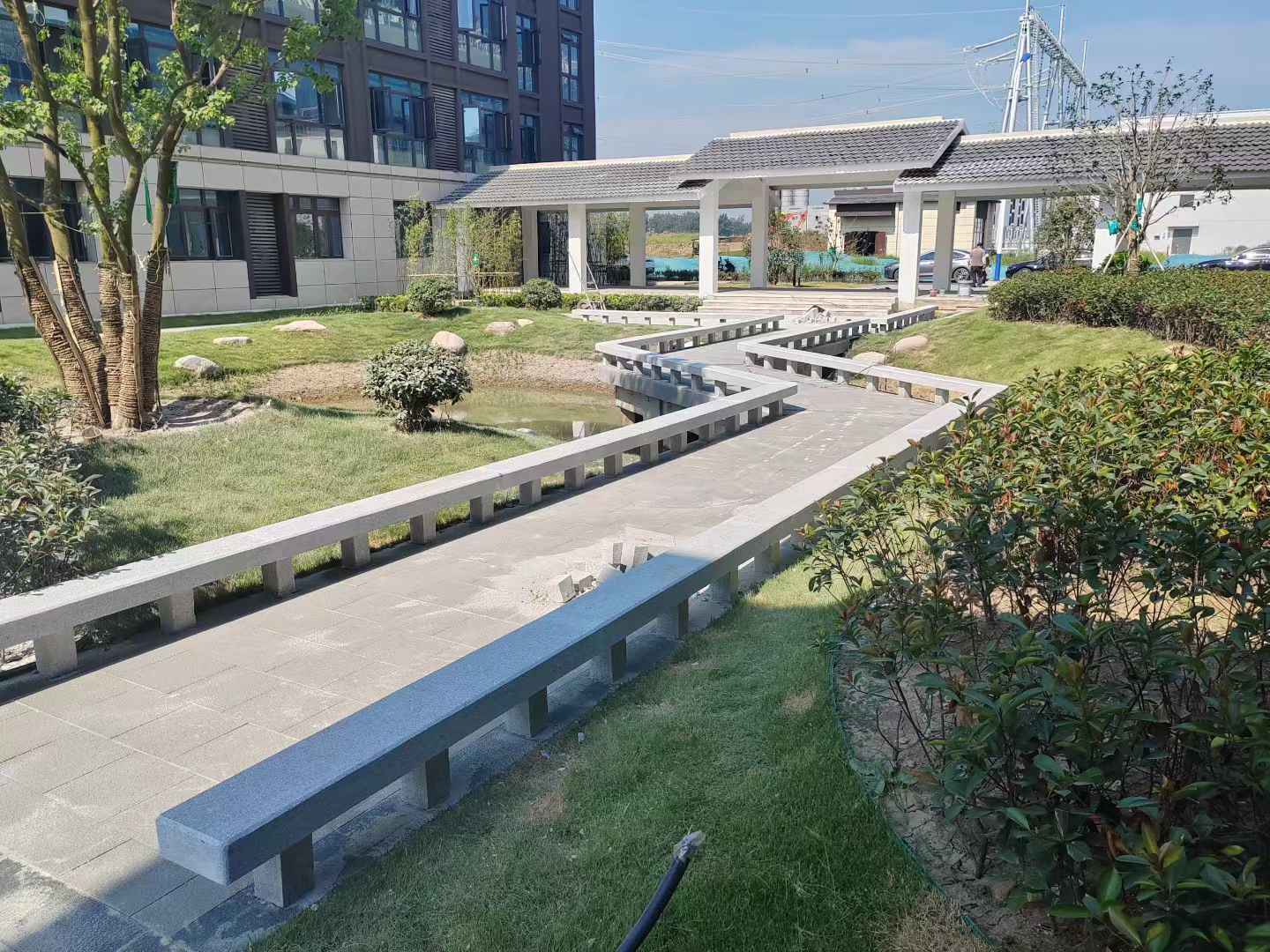 汕尾 芝麻灰小区坐凳&栏杆安装效果