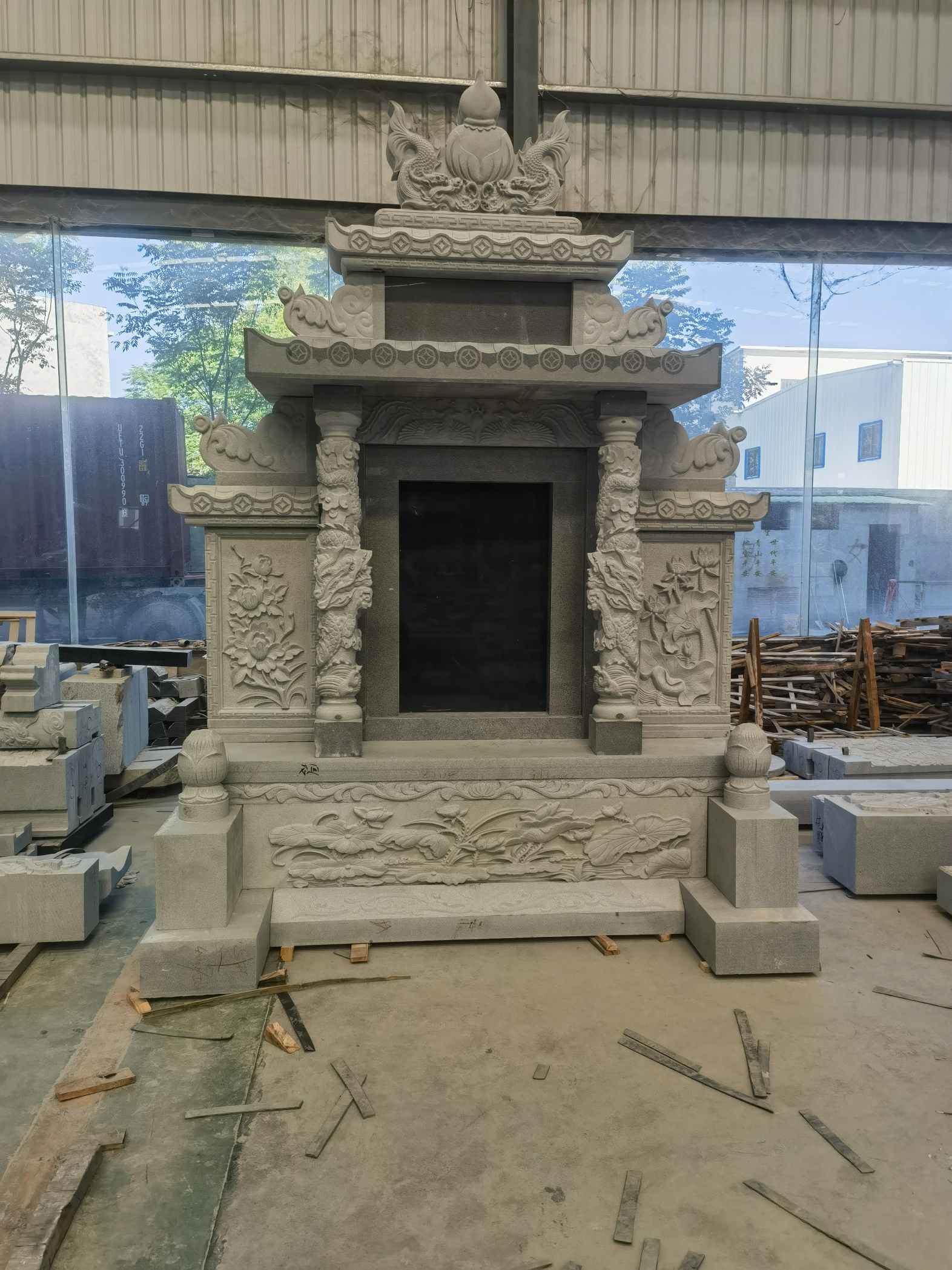 汕尾 芝麻灰高档墓碑、土墓，一套也支持定做