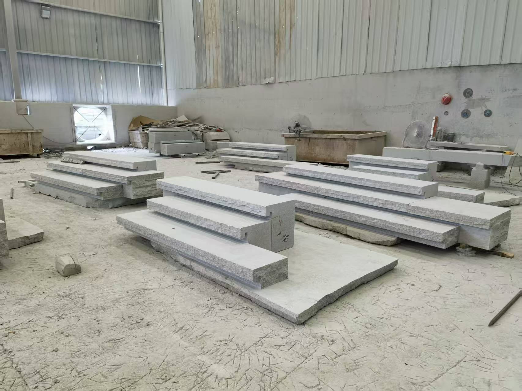 汕尾 整石台阶（大面火烧+侧面自然面），出货前厂内拼装