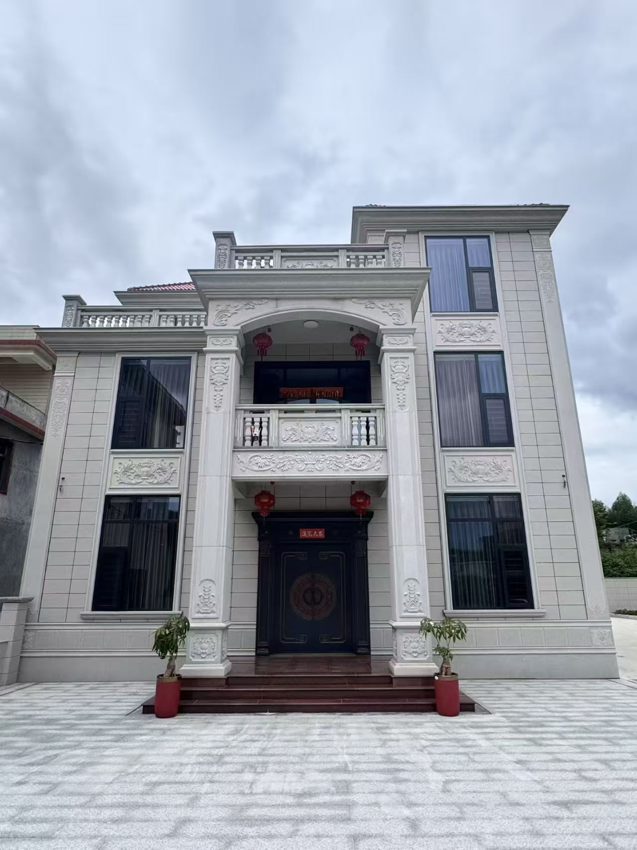 汕尾 芝麻白石材别墅干挂案例展示