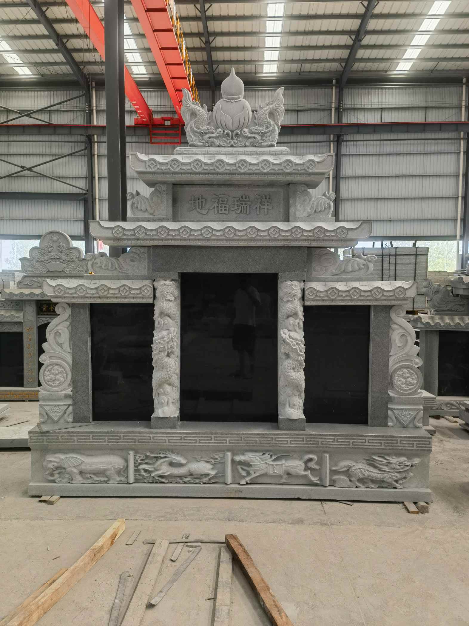 汕尾 芝麻灰高档墓碑、土墓，一套也支持定做