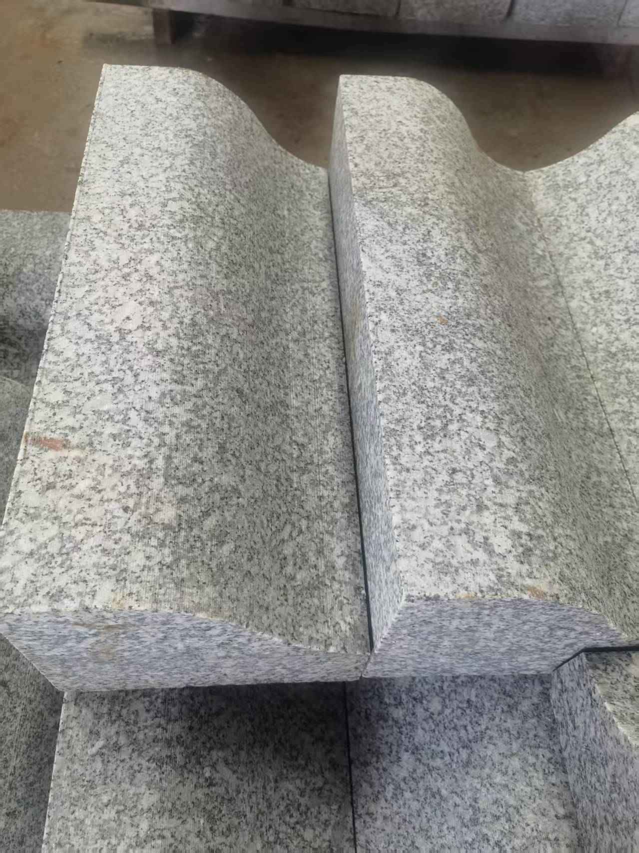 汕尾芙蓉白S型拉丝面路沿石
